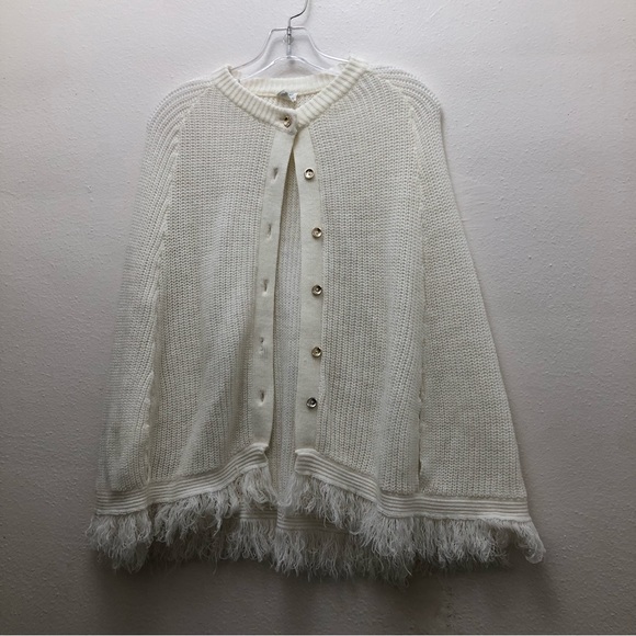 Growing Girls Girls' S ML Knitted Button Down Fringe Hem White Poncho Sweater - Picture 6 of 7